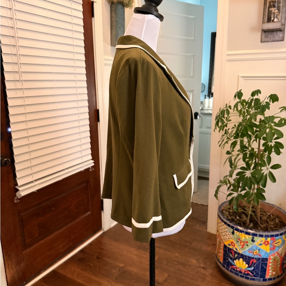 Modcloth NWOT Olive Green Blazer with White Piping Button and Pockets - Picture 4 of 6